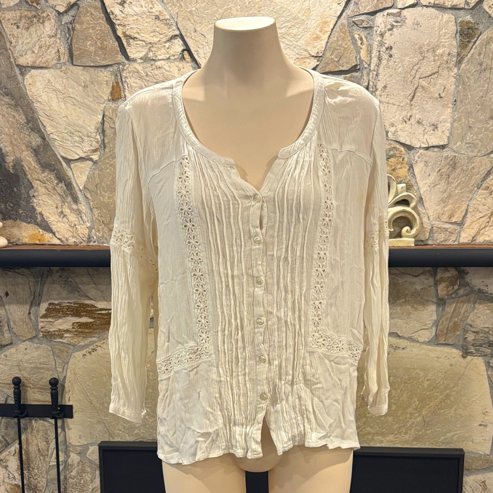 American Eagle Outfitters Cream Lace Button-Up Blouse